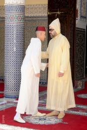 Image du Maroc Professionnelle de  Sa Majesté le Roi Mohammed VI, Amir Al Mouminine, reçoit les vœux de SAR le Prince Héritier Moulay El Hassan à l'occasion de l'Aïd Al-Fitr, à Rabat, le 15 Juin 2018. (Photo/ SPPR) via Jalilbounhar.com